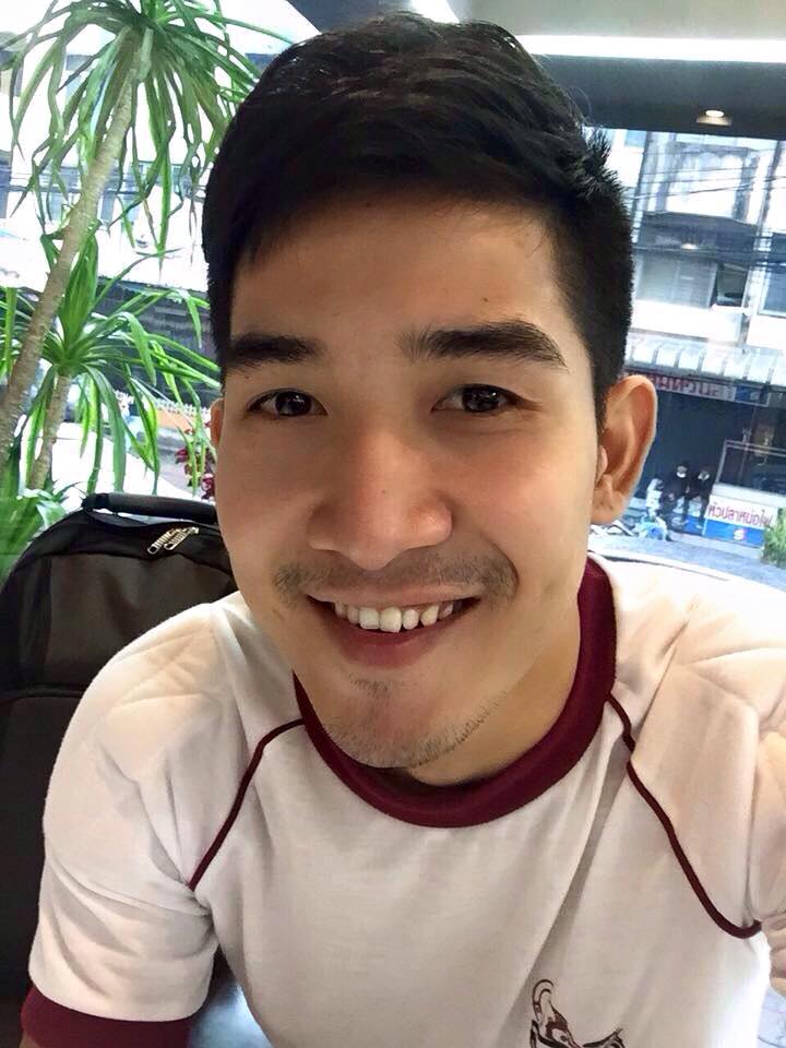 หล่อในเครื่องแบบ...ขอได้มั๊ยอยาก อมของหลวง