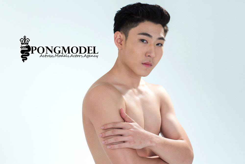 อาร์ต พีระพงษ์ รุ่งจิรวัฒน์ สังกัดโป้งโมเดล pongmodel