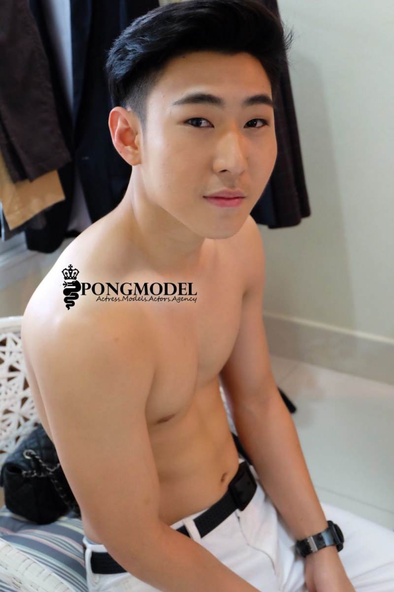 อาร์ต พีระพงษ์ รุ่งจิรวัฒน์ สังกัดโป้งโมเดล pongmodel