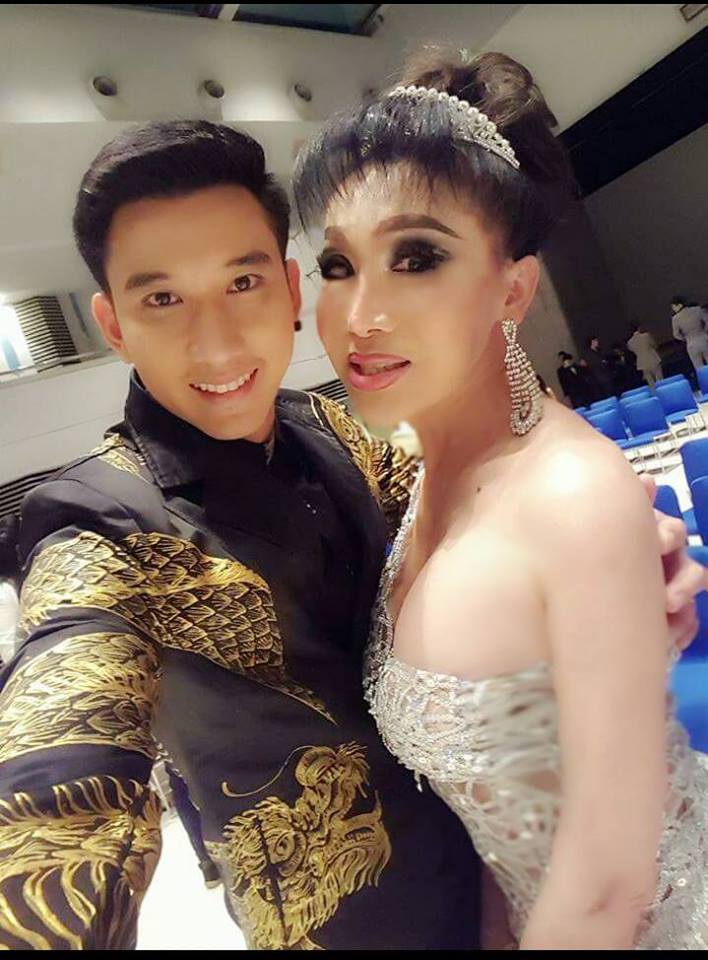 เจ้าชายมือใหม่เดินพรมม่วงงานไนน์เอนเตอร์เทนส์ 2016
