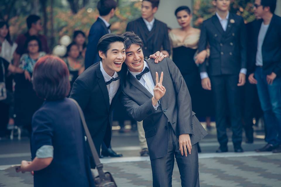 เจ้าชายมือใหม่เดินพรมม่วงงานไนน์เอนเตอร์เทนส์ 2016
