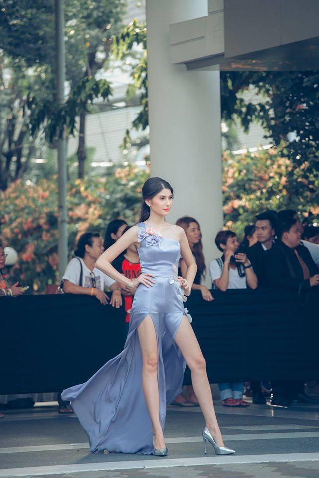 เจ้าชายมือใหม่เดินพรมม่วงงานไนน์เอนเตอร์เทนส์ 2016