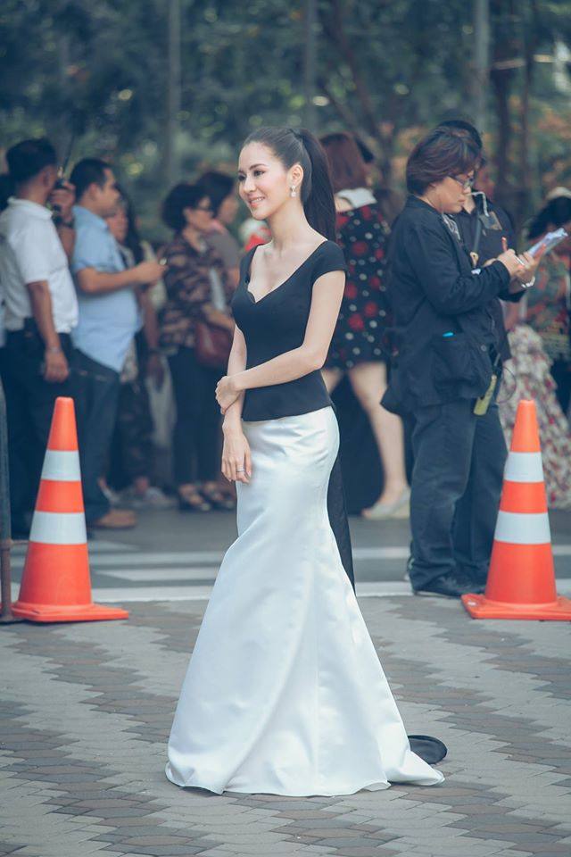 เจ้าชายมือใหม่เดินพรมม่วงงานไนน์เอนเตอร์เทนส์ 2016