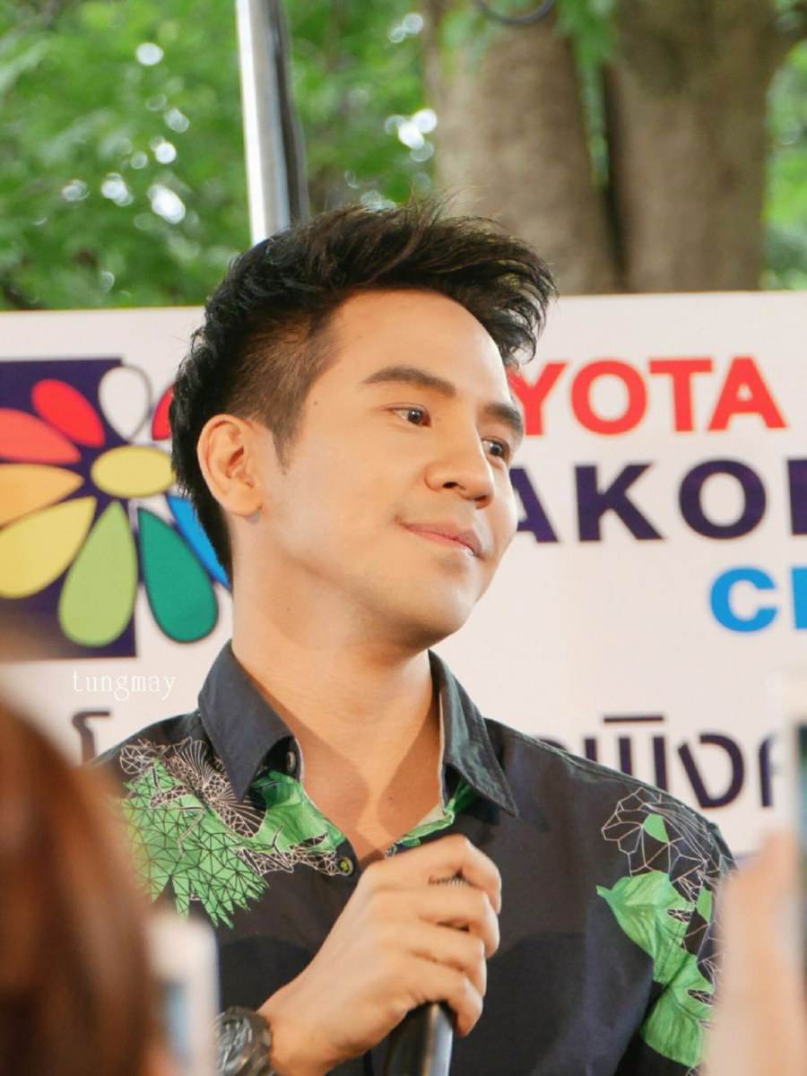 โป๊ป กล้ามใหญ่ขึ้นนะสามี