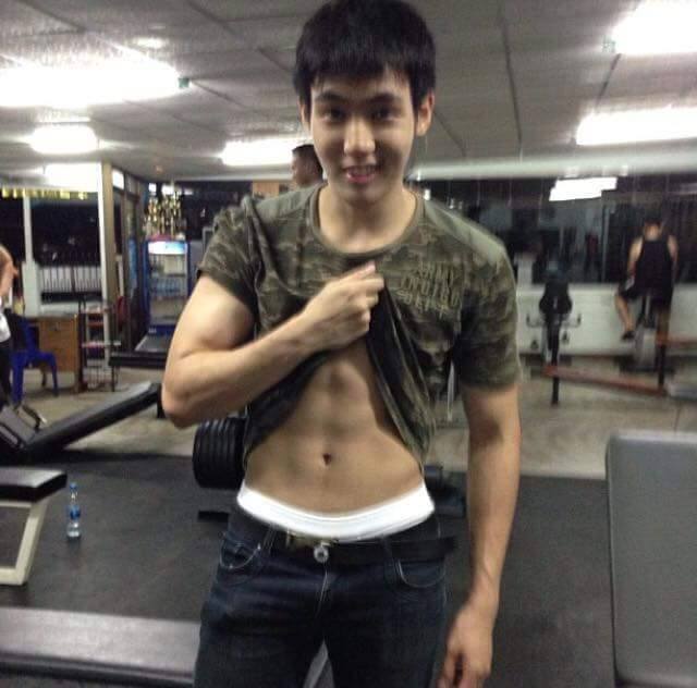 ตามมาๆ เลียเพลินเลย