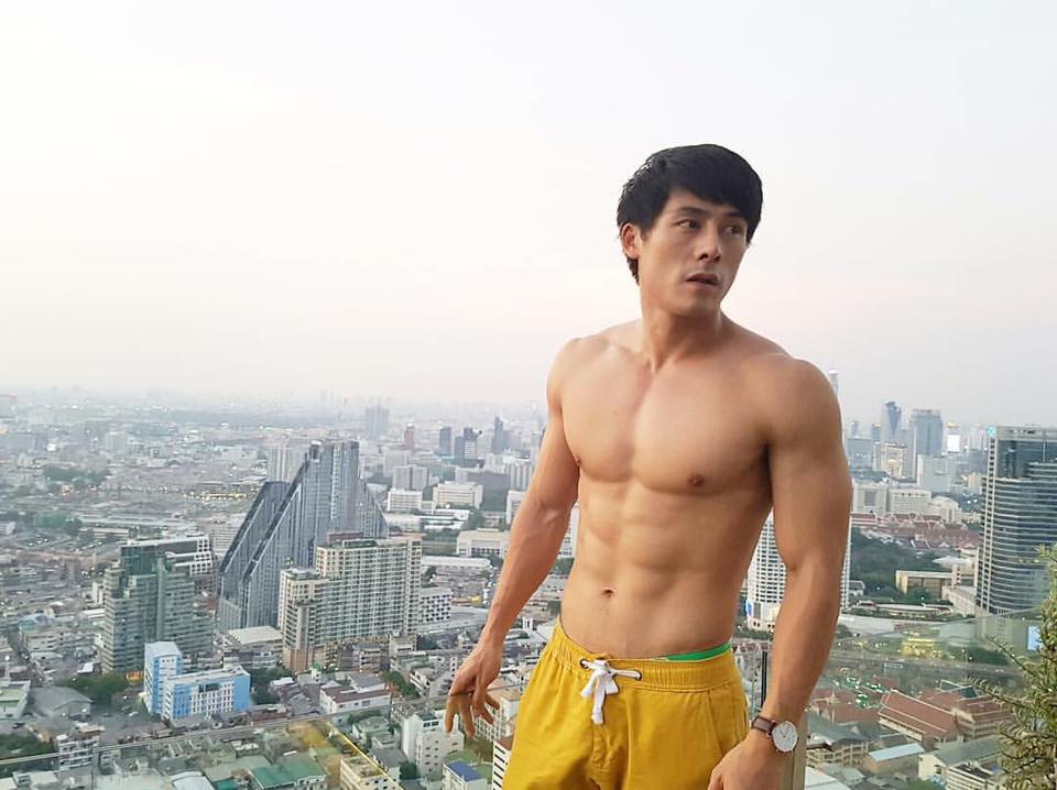 ตามมาๆ เลียเพลินเลย