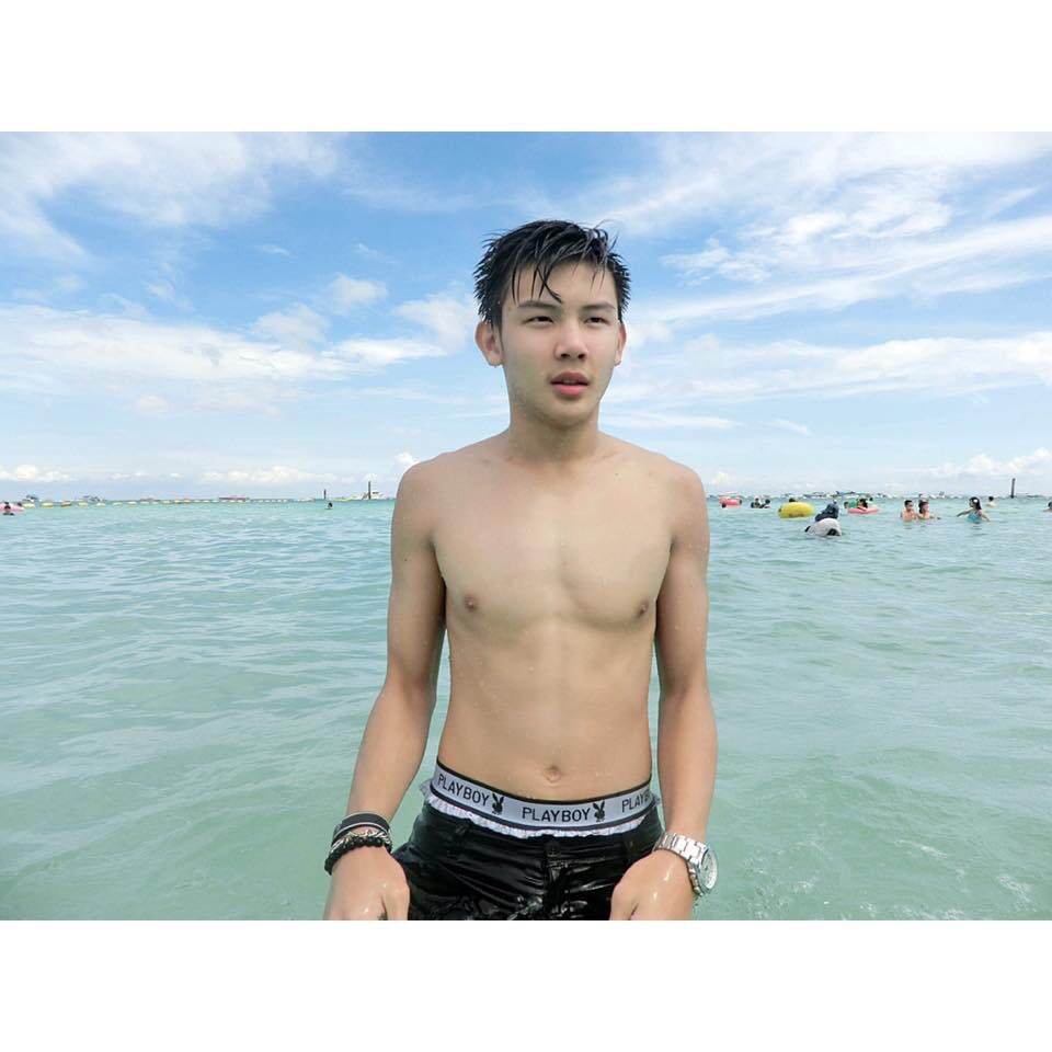 ตามมาๆ เลียเพลินเลย