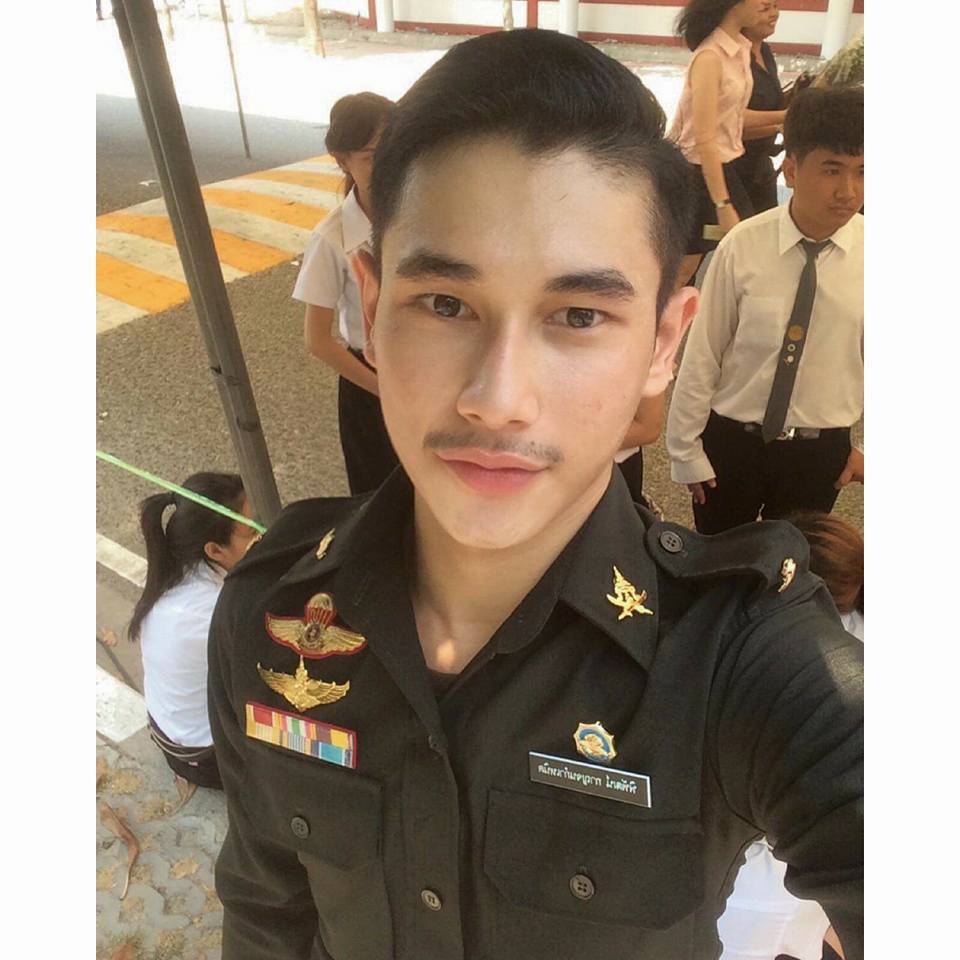 ส่งท้ายคืนนี้กับหนุ่มๆเซตนี้....ฝันถึงกันนะ