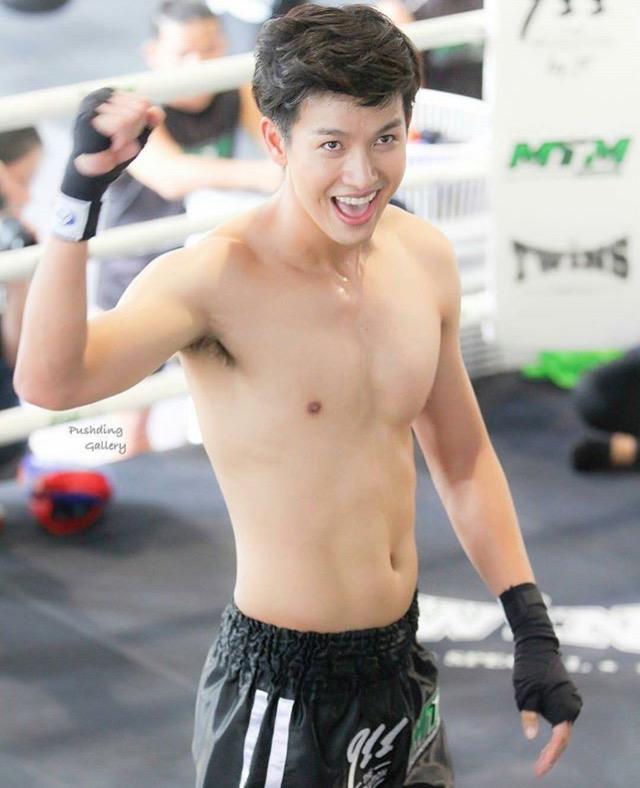 อยากชกมวยกับ พุฒิ