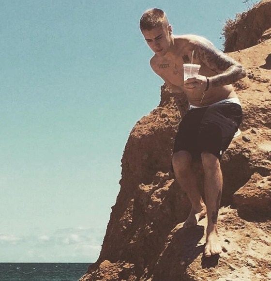 Justin Bieber holiday 2016