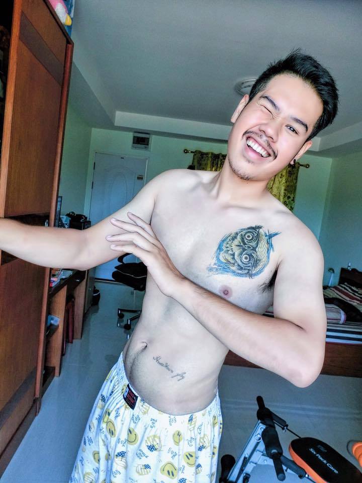 เลียแฉะๆ