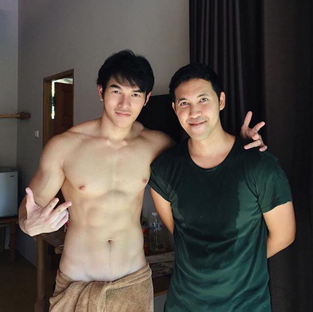 เลียแฉะๆ