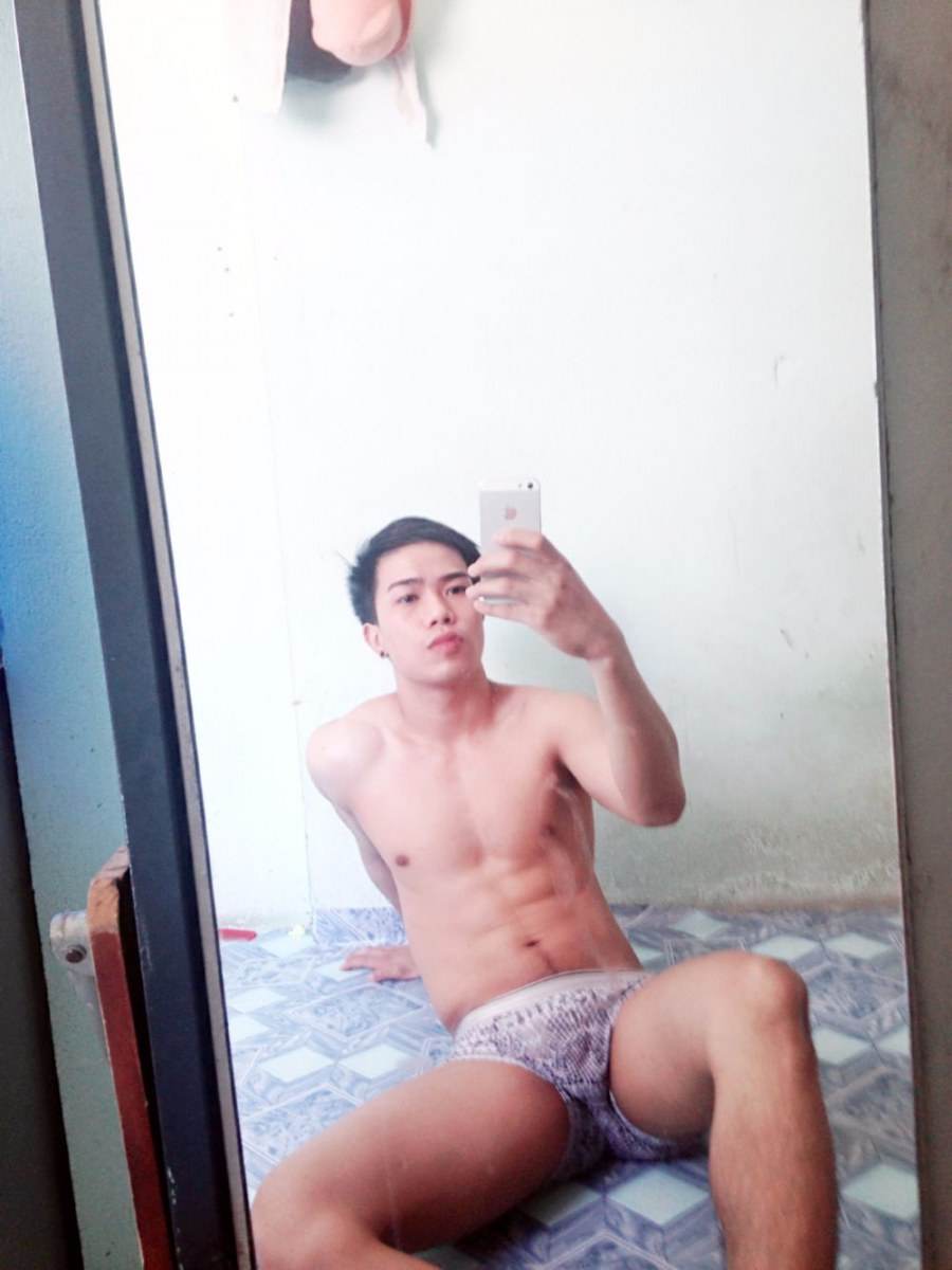เลียแฉะๆ