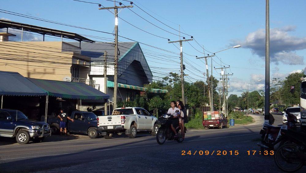 บ้านเรือน บ.จันดี ถนนสาย 4015