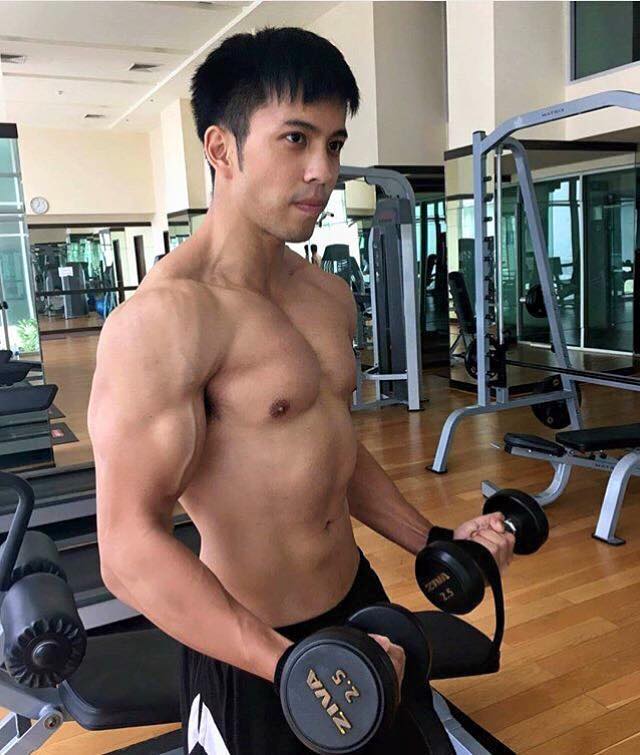 รวมภาพหนุ่มนักศึกษาหน้าหล่อ-หุ่นล่ำดีกรีตัวท็อปจาก สถาบันมหาวิทยาลัย ฟินกันยาวๆ!!