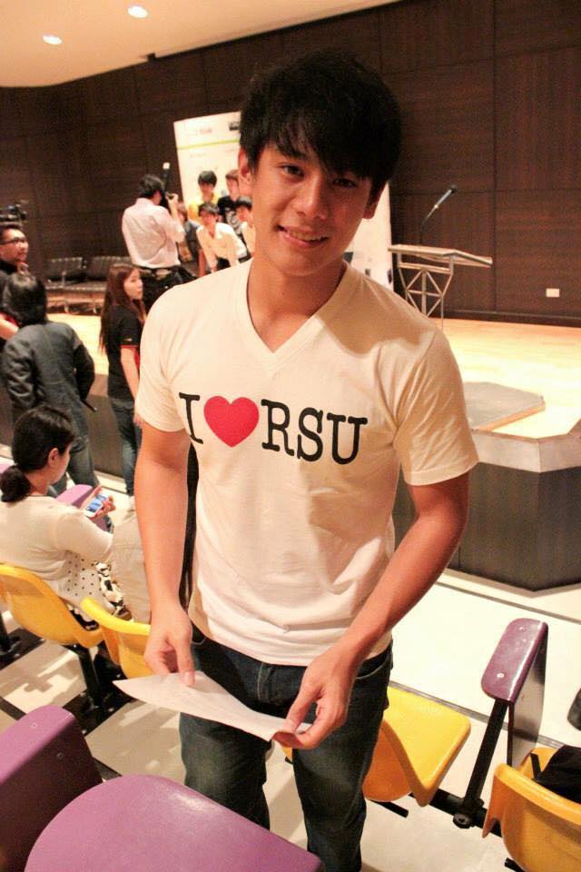 รวมภาพหนุ่มนักศึกษาหน้าหล่อ-หุ่นล่ำดีกรีตัวท็อปจาก สถาบันมหาวิทยาลัย ฟินกันยาวๆ!!