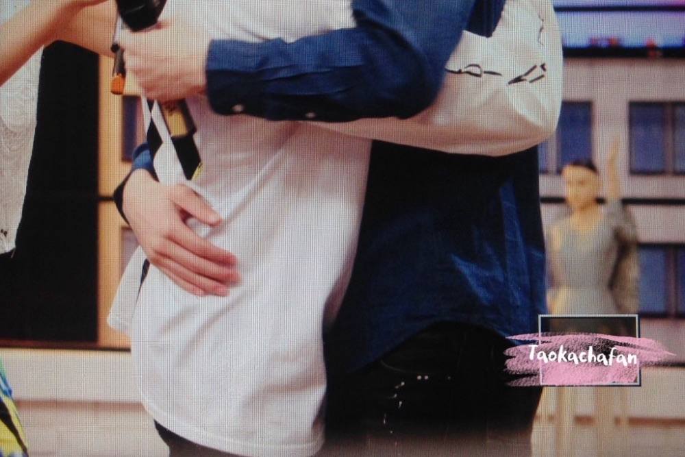 กอดกันไปนานๆนะ. เต๋าคชา