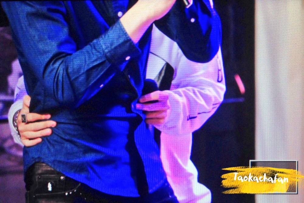กอดกันไปนานๆนะ. เต๋าคชา