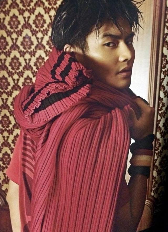 ฮั่น อิสริยะ @ KAZZ vol.9 no.117 April 2016