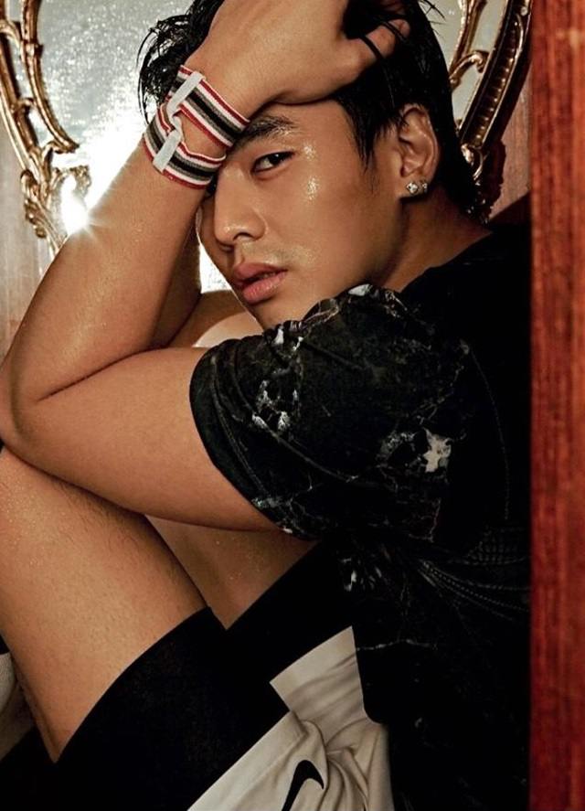 ฮั่น อิสริยะ @ KAZZ vol.9 no.117 April 2016