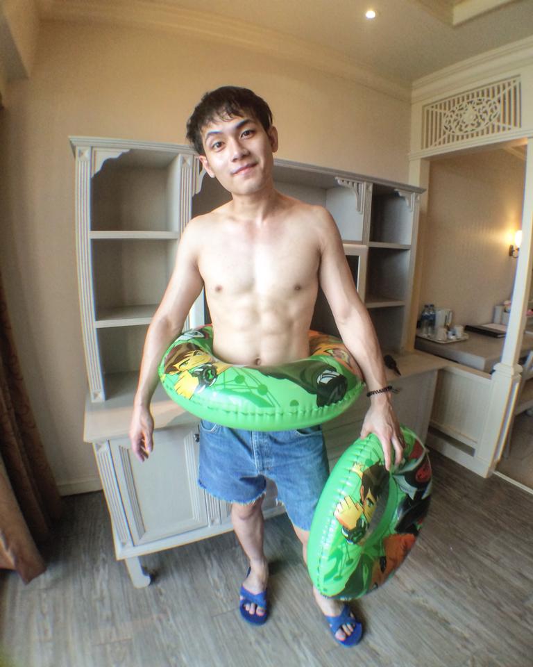 เลียๆเอิร์ธ ธวัช พรรัตนประเสิรฐ