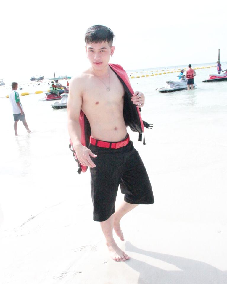 เลียๆเอิร์ธ ธวัช พรรัตนประเสิรฐ
