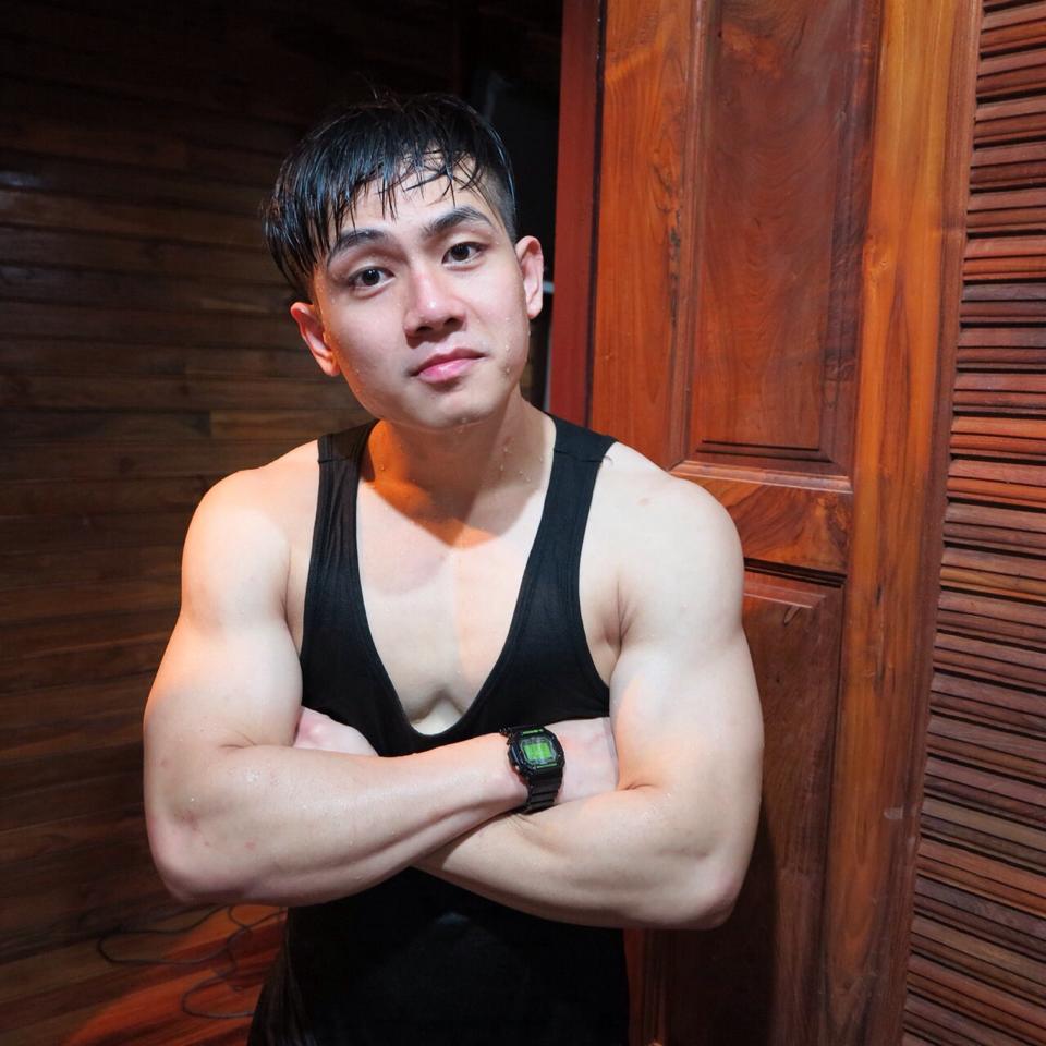 เลียๆเอิร์ธ ธวัช พรรัตนประเสิรฐ