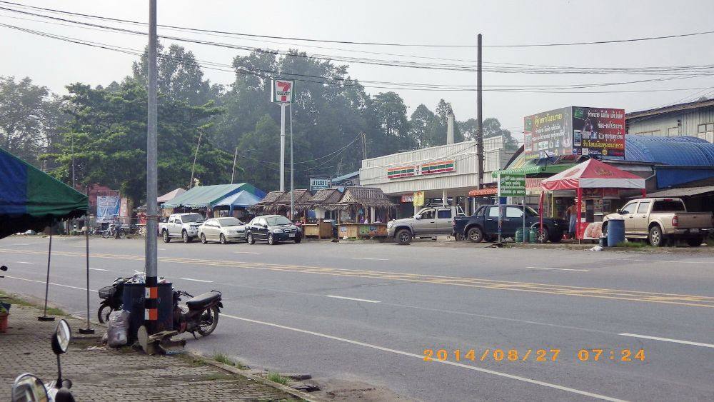 ไปโรงเรียน ช.ป.หน้าร้านเซเว่น