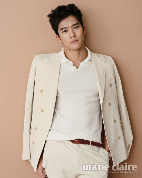 น่าเลียเน๊อะยูววว..ขาวใส