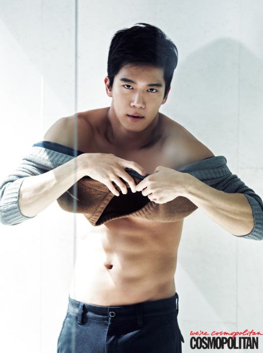 น่าเลียเน๊อะยูววว..ขาวใส