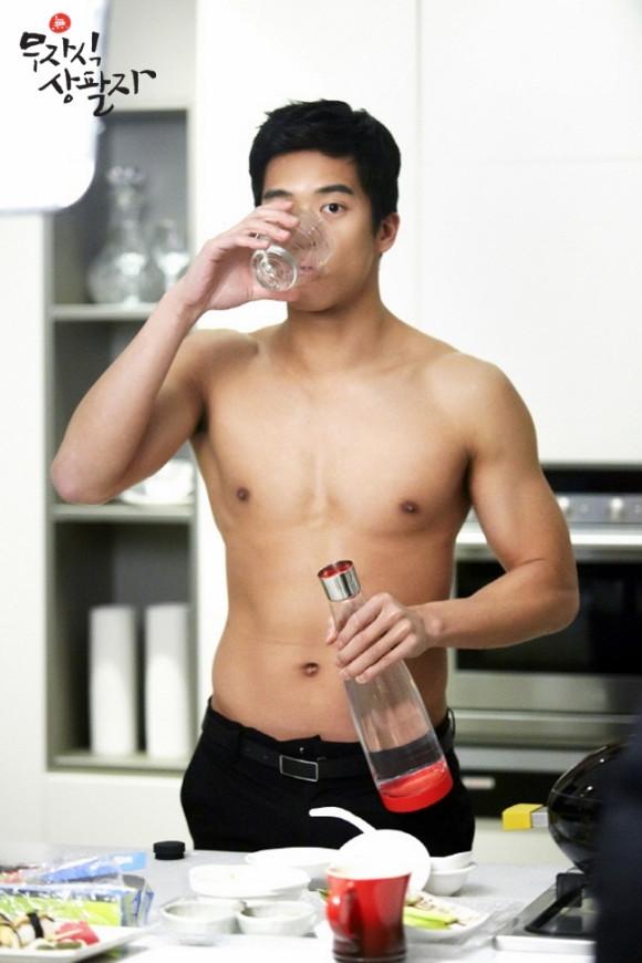 น่าเลียเน๊อะยูววว..ขาวใส