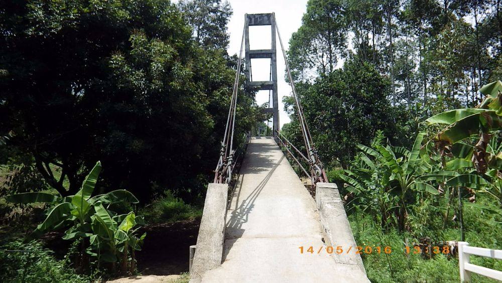 ด้านหลังสะพานแขวน