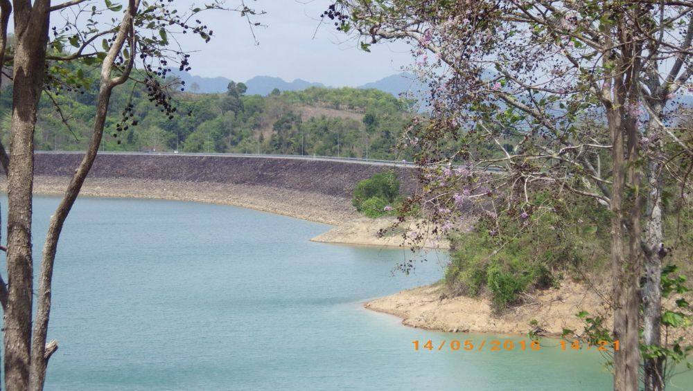 ชมวิวเขื่อนเชี่ยวหลาน สุราษฏร์ธานี