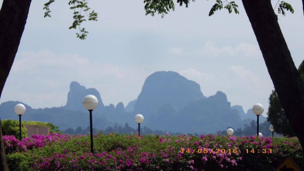 ชมวิวเขื่อนเชี่ยวหลาน สุราษฏร์ธานี