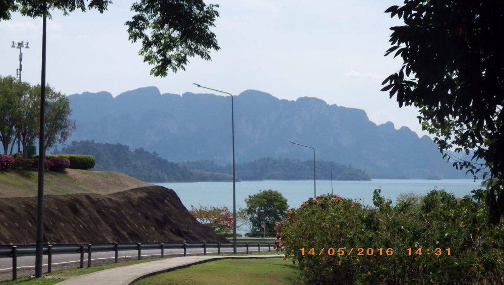 ชมวิวเขื่อนเชี่ยวหลาน สุราษฏร์ธานี