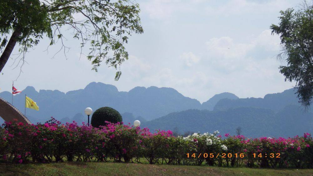 ชมวิวเขื่อนเชี่ยวหลาน สุราษฏร์ธานี