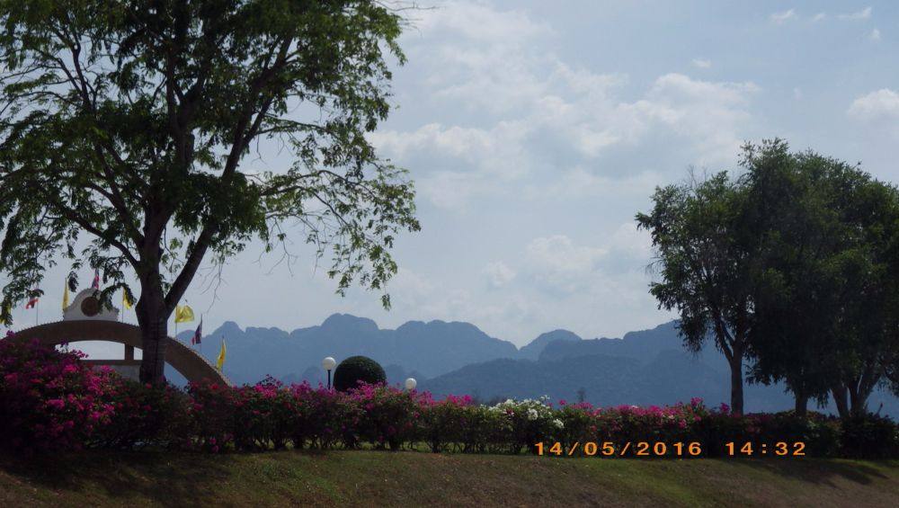 ชมวิวเขื่อนเชี่ยวหลาน สุราษฏร์ธานี