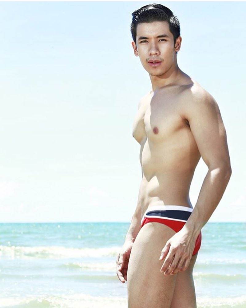 ถ่างรอ