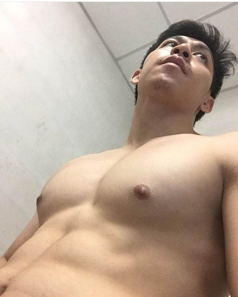 ถ่างรอ