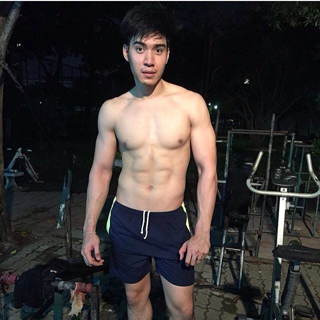 ถ่างรอ