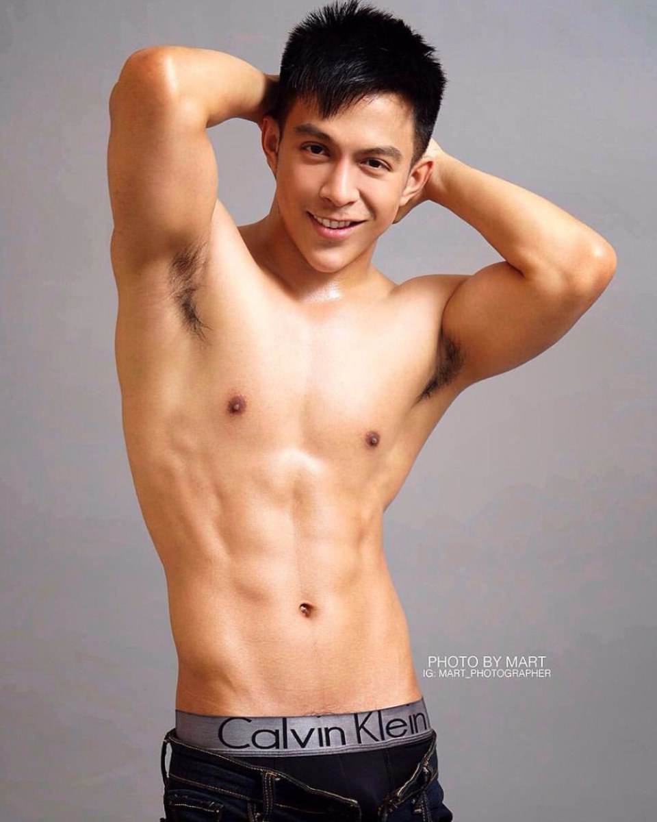 ถ่างรอ