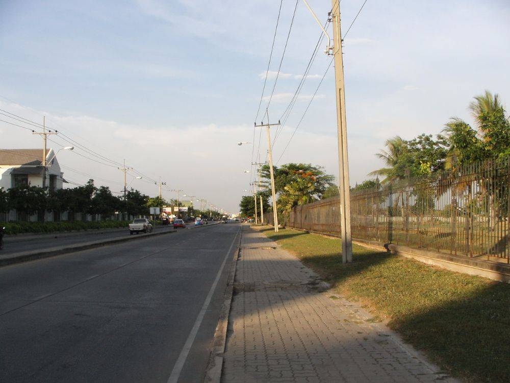 ถนนปัญญาอินทรา ปี ค.ศ.2005