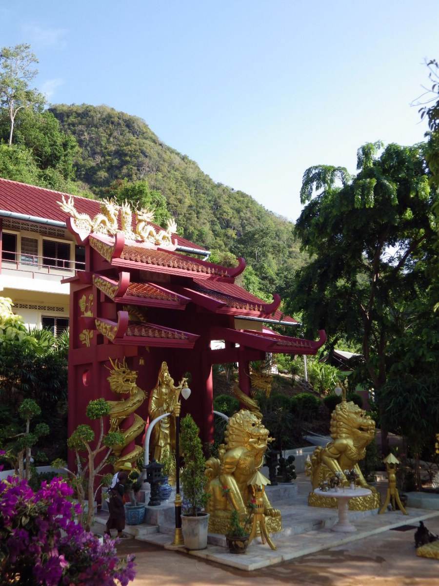 วัดเขาอกทะลุ อ.เมือง จ.พัทลุง