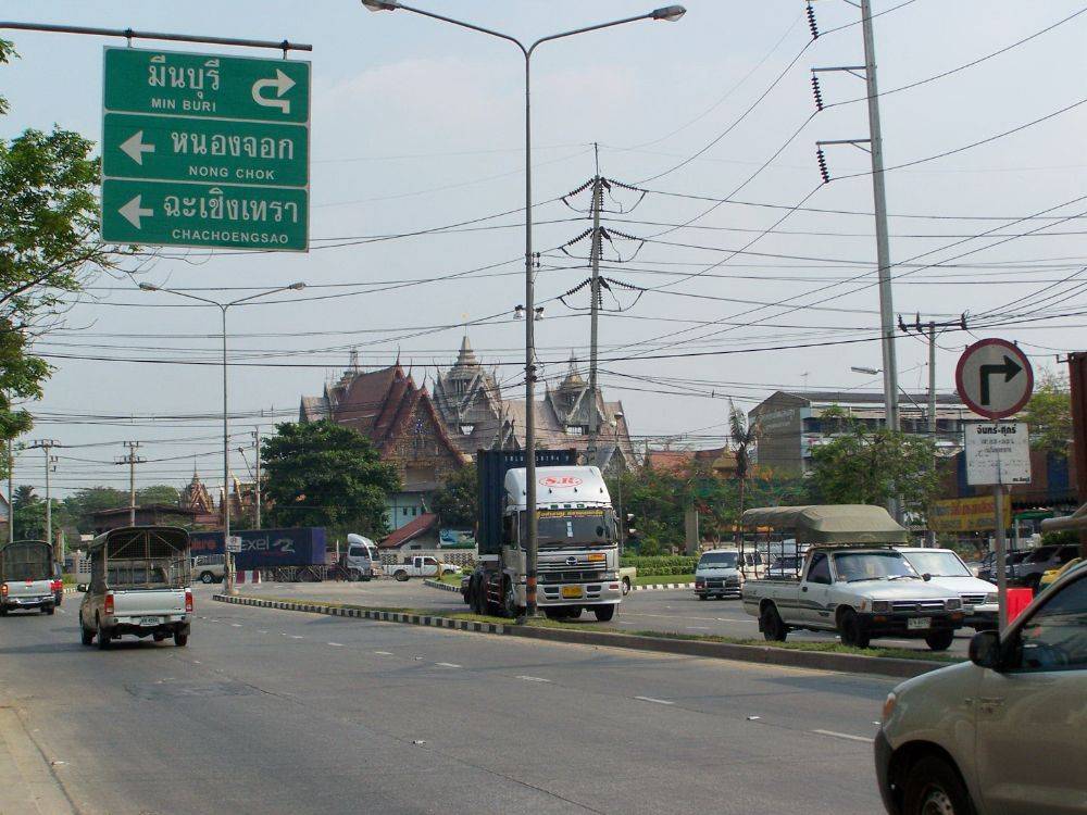 เข้าตลาดมีนบุรี ดูป้ายเขียว