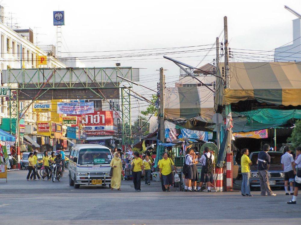ตลาดมีนบุรี เมื่อปี ๒๕๔๙