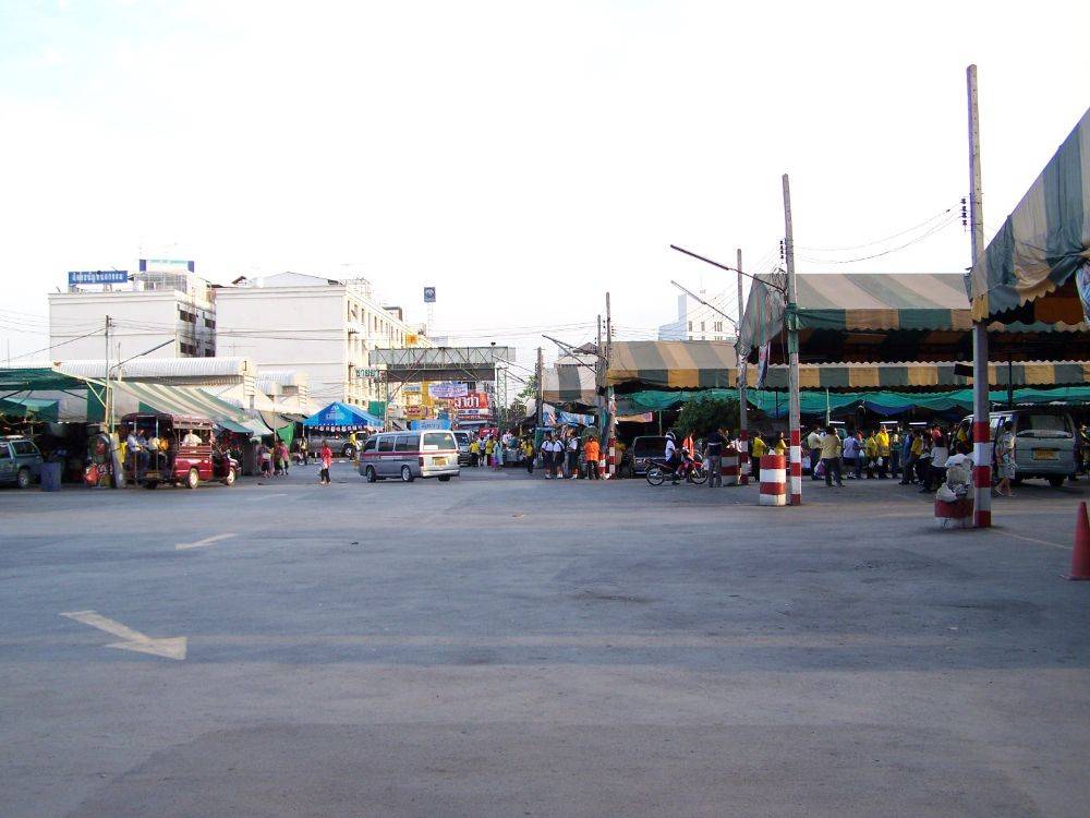 ตลาดมีนบุรี เมื่อปี ๒๕๔๙