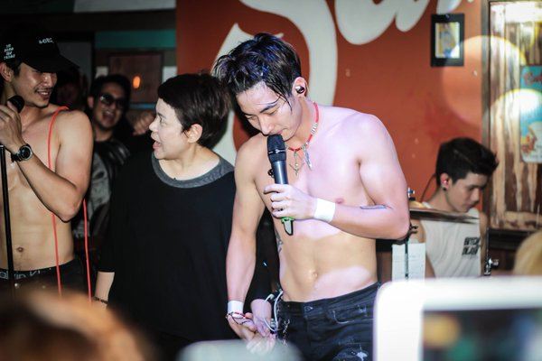 Attitude Thailand มิถุนายน 59 โตโน่ อม...ชมพูมาแว้ววว ต่อคิวๆ