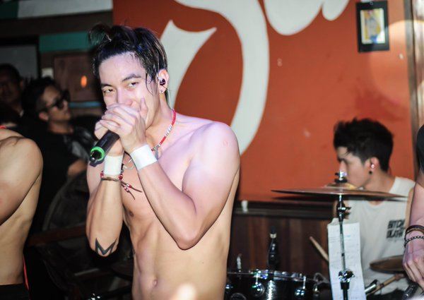 Attitude Thailand มิถุนายน 59 โตโน่ อม...ชมพูมาแว้ววว ต่อคิวๆ