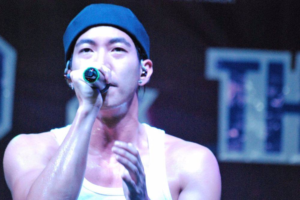 Attitude Thailand มิถุนายน 59 โตโน่ อม...ชมพูมาแว้ววว ต่อคิวๆ