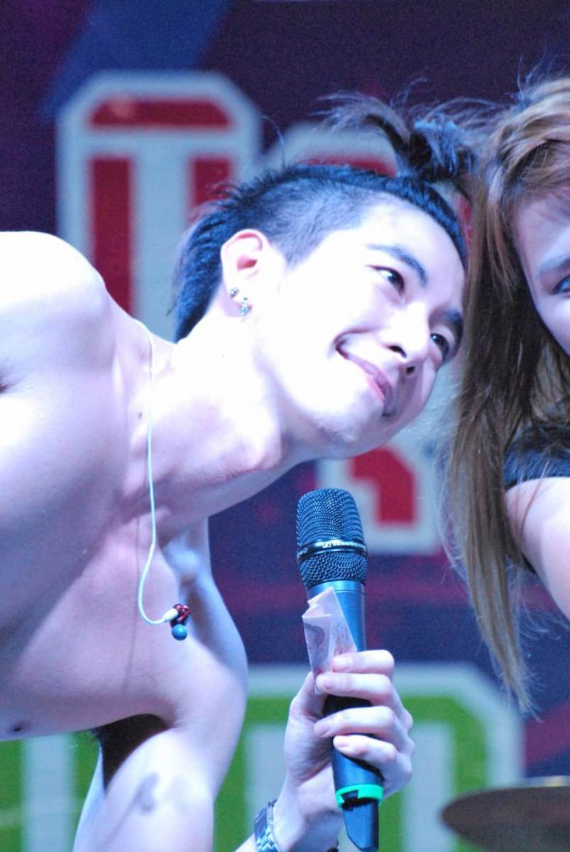 Attitude Thailand มิถุนายน 59 โตโน่ อม...ชมพูมาแว้ววว ต่อคิวๆ